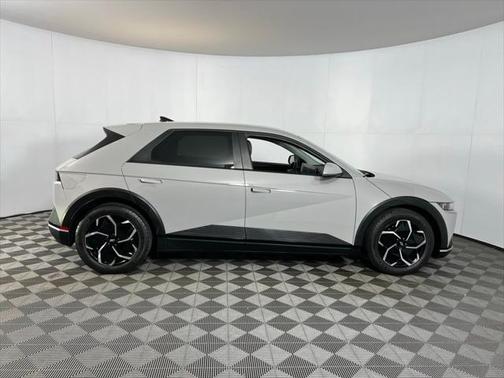 2022 Hyundai IONIQ 5 SEL
