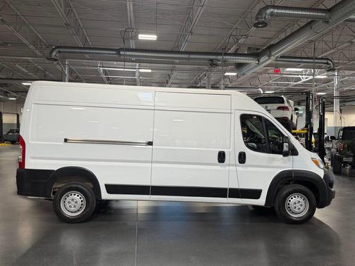 Bright White Clearcoat 2025 RAM ProMaster 2500 Tradesman
