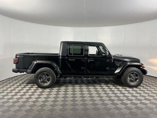 2022 Jeep Gladiator Sport S