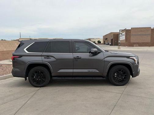 2024 Toyota Sequoia SR5