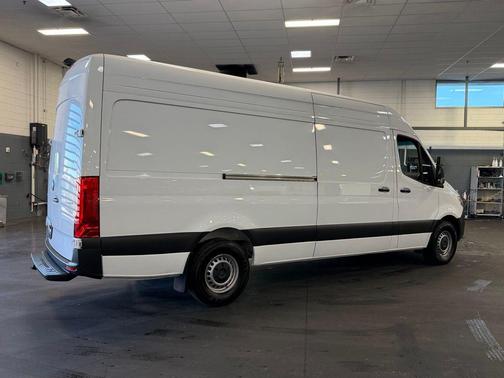 2024 Mercedes-Benz Sprinter 2500 High Roof