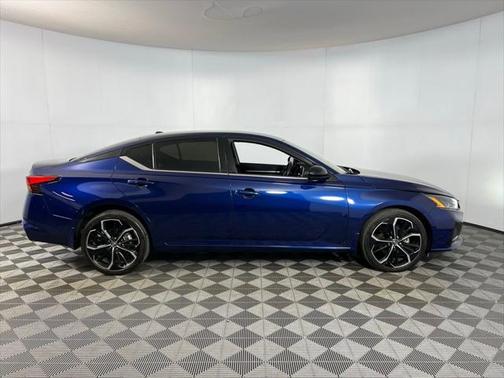 2023 Nissan Altima SR Intelligent AWD