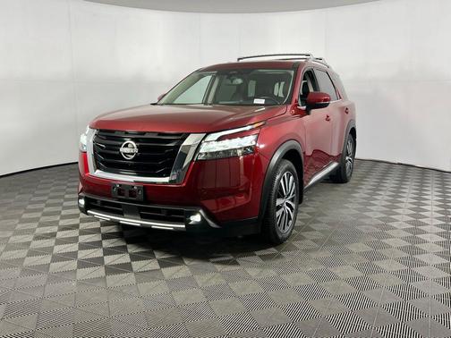 2022 Nissan Pathfinder Platinum 2WD