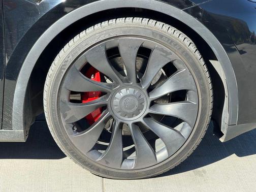 2023 Tesla Model Y Performance Dual Motor All-Wheel Drive