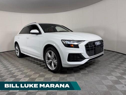 Glacier White Metallic 2023 Audi Q8 55 Premium