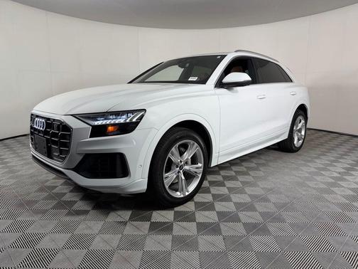Glacier White Metallic 2023 Audi Q8 55 Premium