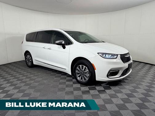 Bright White Clearcoat 2023 Chrysler Pacifica Hybrid Limited