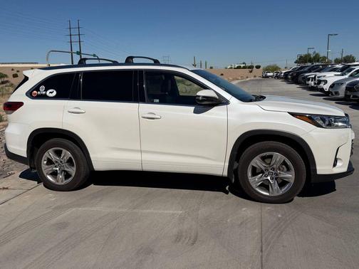 Blizzard Pearl 2019 Toyota Highlander Limited
