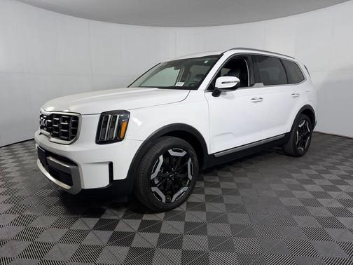 Glacial White Pearl 2024 Kia Telluride S