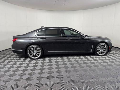 2022 BMW 750 i xDrive
