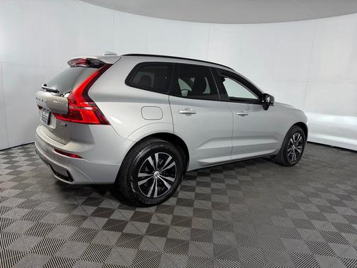 2025 Volvo XC60 B5 Core