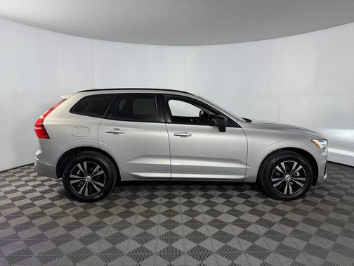 2025 Volvo XC60 B5 Core