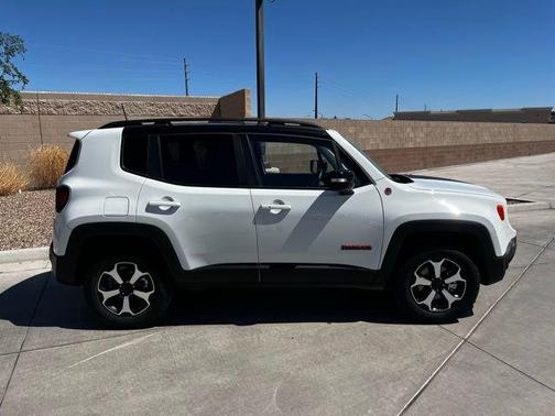 2022 Jeep Renegade Trailhawk