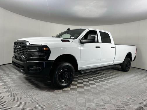 2025 RAM 2500 Tradesman Crew Cab 4x4 8' Box