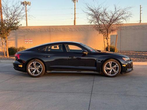 2022 Audi e-tron GT Prestige