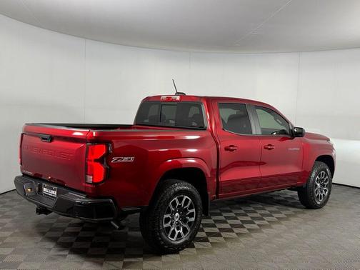 Radiant Red Tintcoat 2026 Chevrolet Colorado Z71