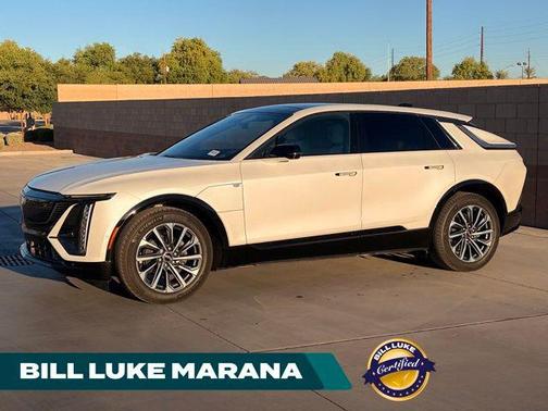 Crystal White Tricoat 2024 Cadillac LYRIQ Sport