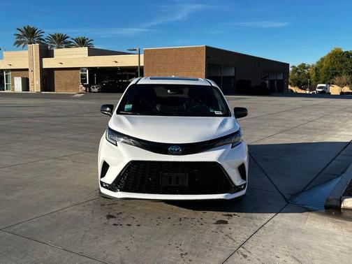 2025 Toyota Sienna XSE 7 Passenger