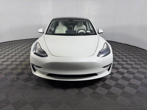 Pearl White 2023 Tesla Model 3 Performance