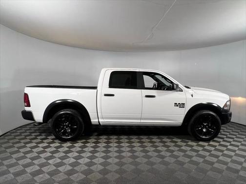 2024 RAM 1500 Classic Warlock Crew Cab 4x2 5'7' Box