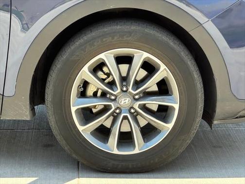 2018 Hyundai SANTA FE SE