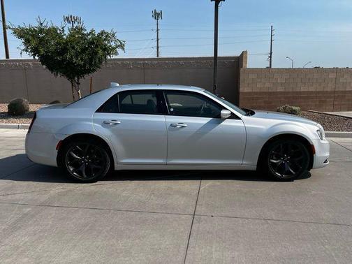 2022 Chrysler 300 S
