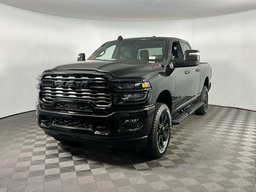 2025 RAM 2500 Big Horn Crew Cab 4x4 6'4' Box