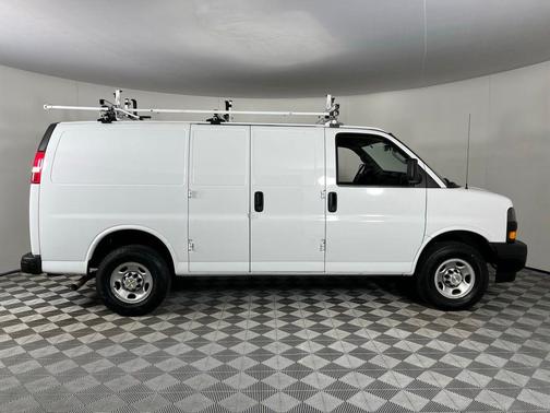 2023 Chevrolet Express 2500 RWD 2500 Regular Wheelbase WT
