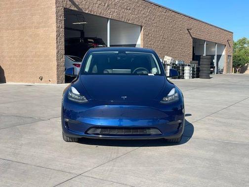 2022 Tesla Model Y Long Range Dual Motor All-Wheel Drive