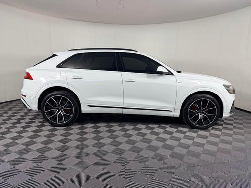 2021 Audi Q8 55 Premium Plus
