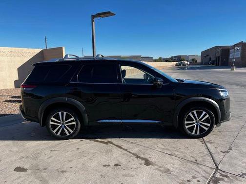 2024 Nissan Pathfinder Platinum FWD