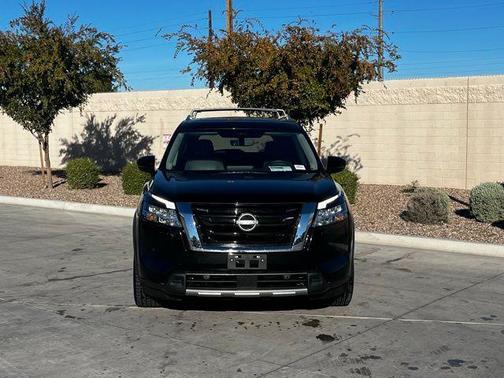 2024 Nissan Pathfinder Platinum FWD