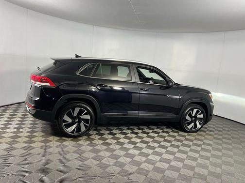 2024 Volkswagen Atlas Cross Sport 2.0T SE w/Technology 4MOTION