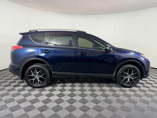 2018 Toyota RAV4 SE