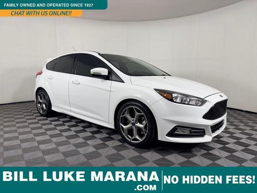 Oxford White 2017 Ford Focus ST