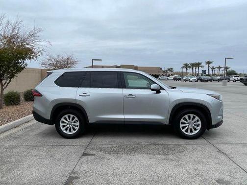 2025 Toyota Highlander LE