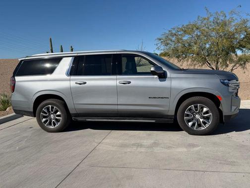 2024 Chevrolet Suburban LS