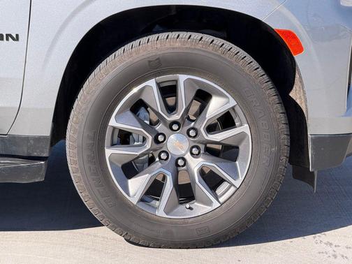 2024 Chevrolet Suburban LS