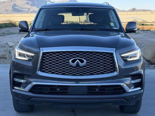 2023 INFINITI QX80 Luxe