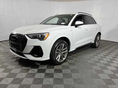 2022 Audi Q3 45 S line Premium