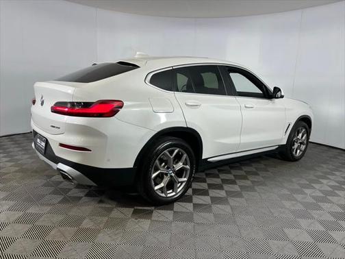 2024 BMW X4 xDrive30i