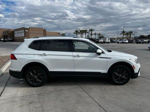 2024 Volkswagen Tiguan 2.0T SE