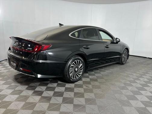 2022 Hyundai SONATA Hybrid Limited