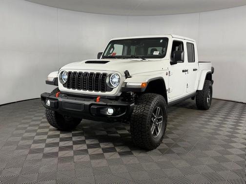Bright White Clearcoat 2025 Jeep Gladiator Mojave X