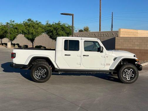 Bright White Clearcoat 2025 Jeep Gladiator Mojave X