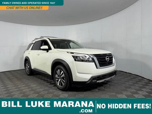 Pearl White Tricoat 2024 Nissan Pathfinder SL FWD