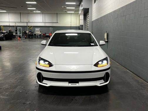 2023 Hyundai IONIQ 6 SE Standard Range