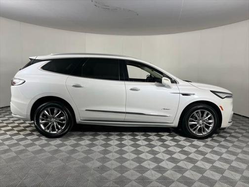 2022 Buick Enclave FWD Avenir