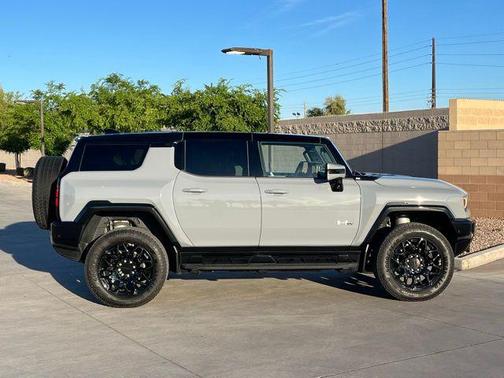 Meteorite Metallic (Gray) 2024 GMC HUMMER EV SUV 2X