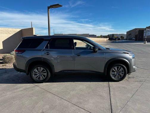 2025 Nissan Pathfinder S 4WD